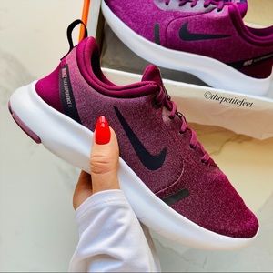 NWT Nike Flex Experience RN running shoes